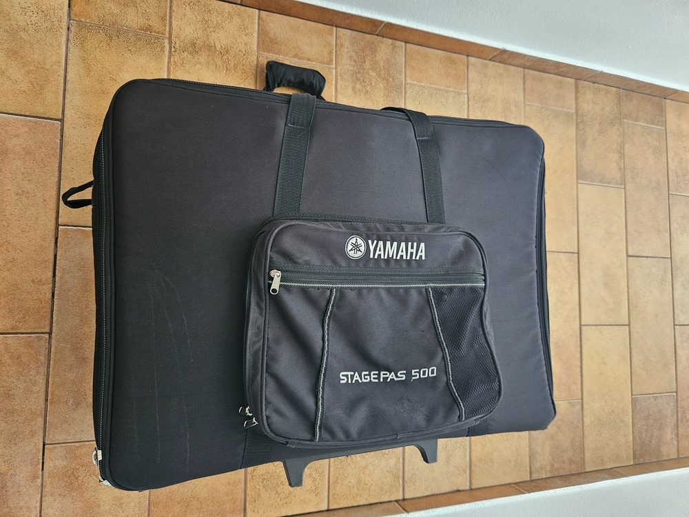 Přepravní obal s kolečky na Yamaha Stagepas 500 - 3