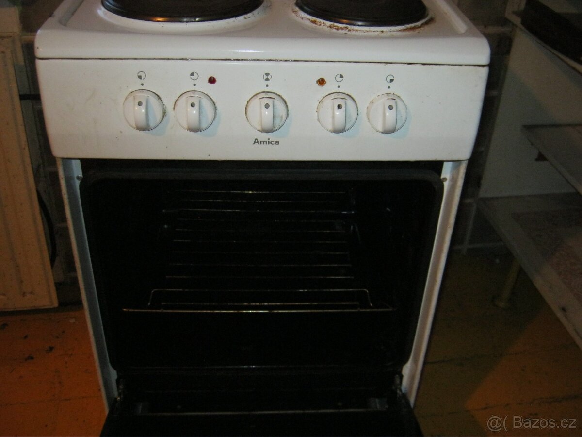 Elektrický funkční plotýnkový sporák AMICA model EE5160 - 3