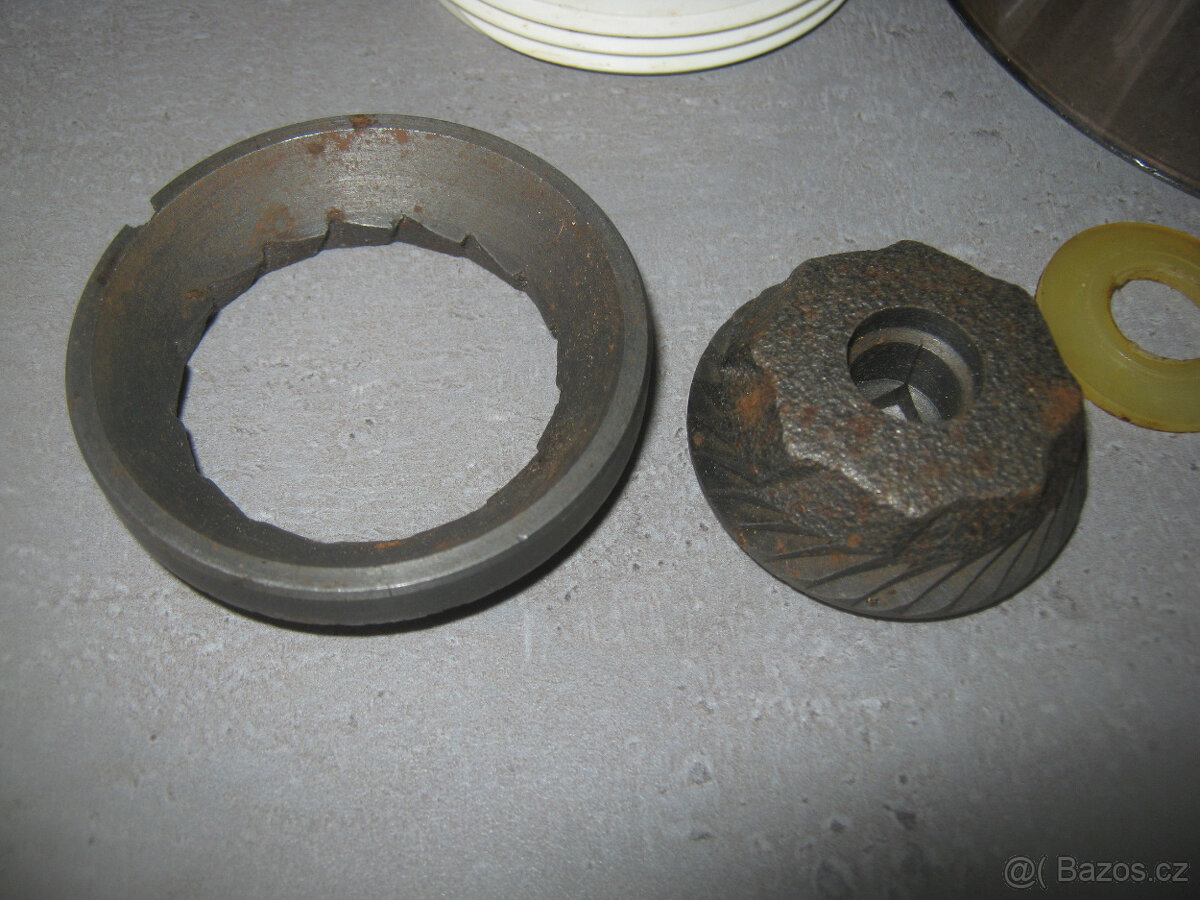 Prodám mlýnek na mák na roboty ETA-TOP stav. - 3