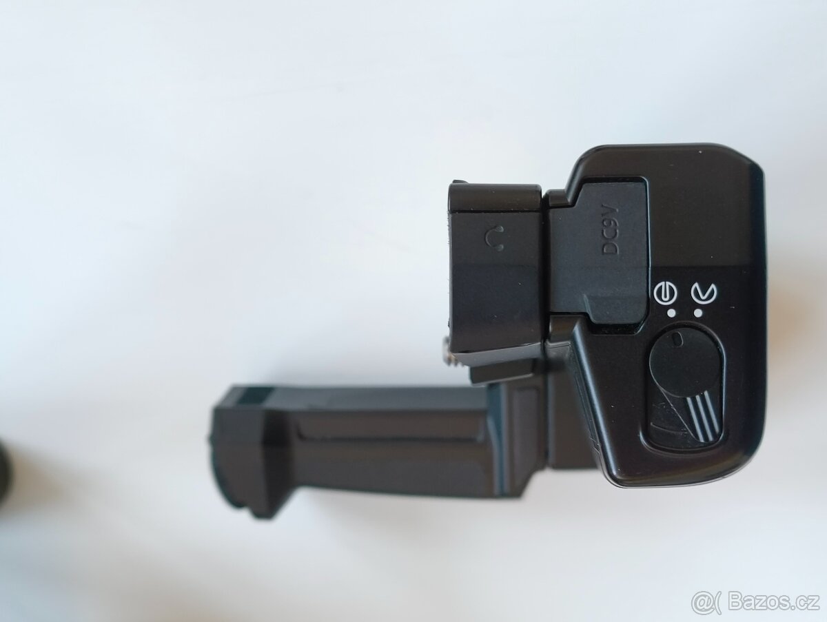 Olympus grip HLD-8G a HLD-6P - 3