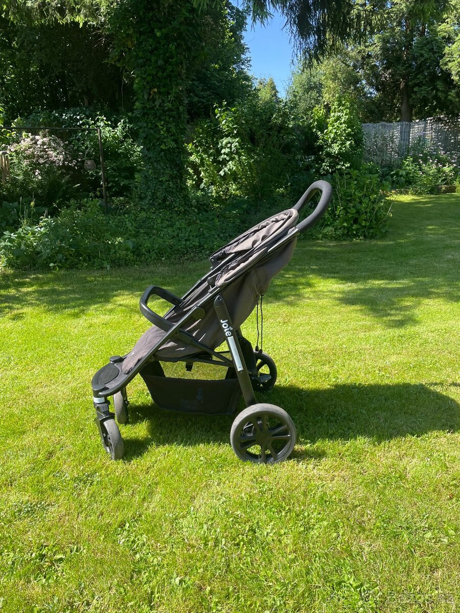 Kočárek Joie - 3
