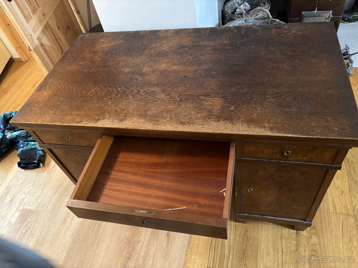 Dubový psací stůl - 3