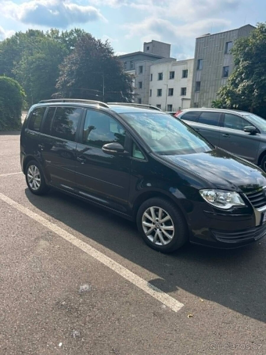 Volkswagen Touran - 3