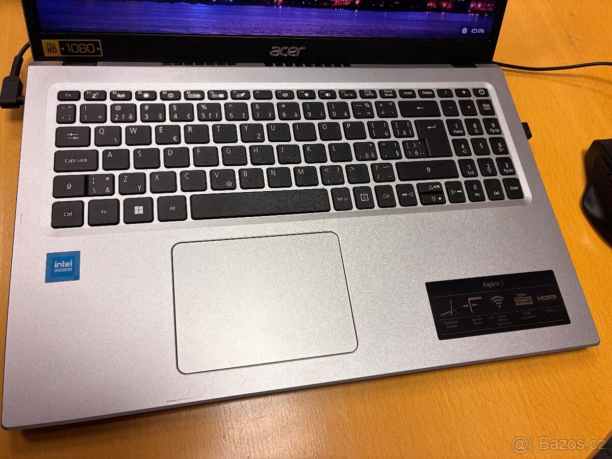 Acer Aspire 3 s příslušenstvím, 15,6", TOP stav - 3
