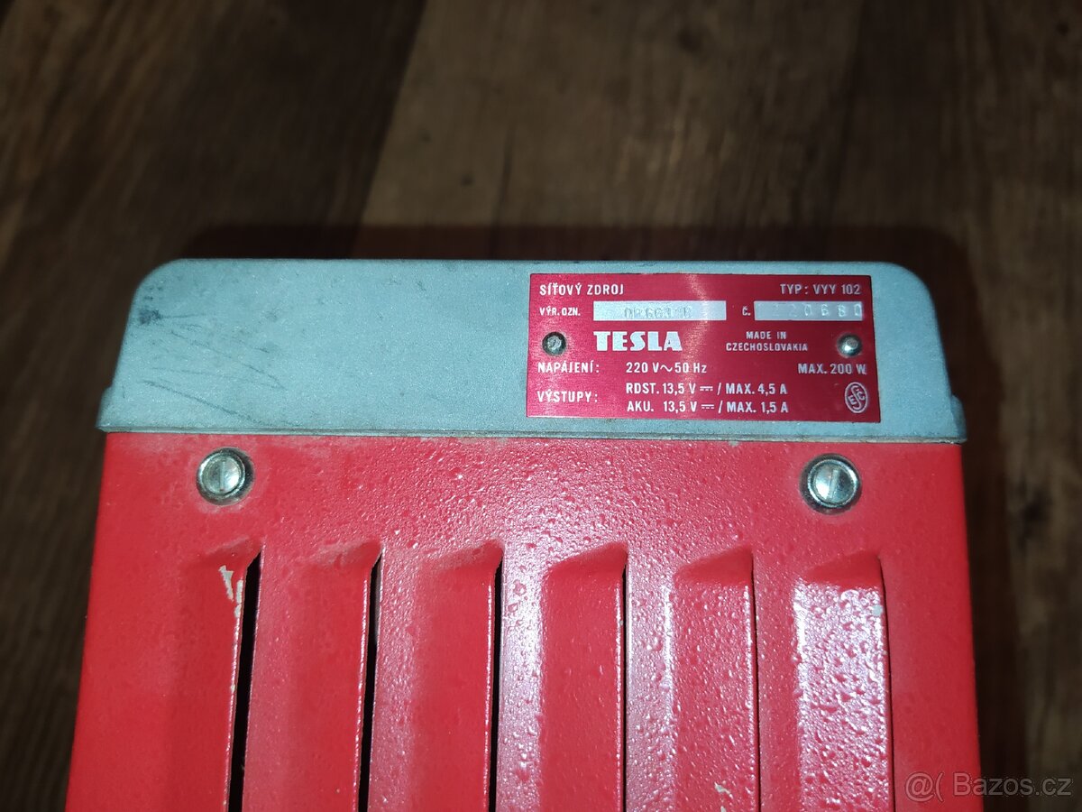 Síťový zdroj TESLA VYY102 a příslušenství VR21 - 3