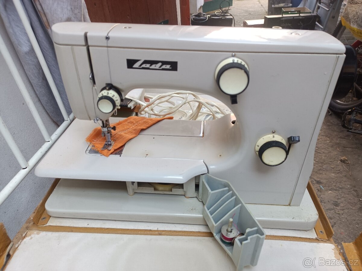 Šicí stroj Lada - 3