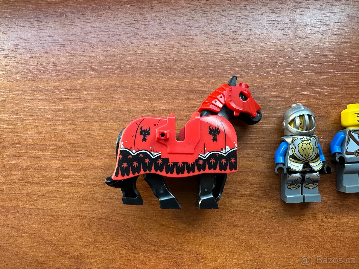 LEGO Castle Figurky + kůň (70402) - 3