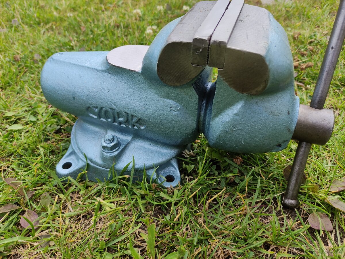 Svěrák York 100A, s čelistmi na trubky, možné zaslat - 3