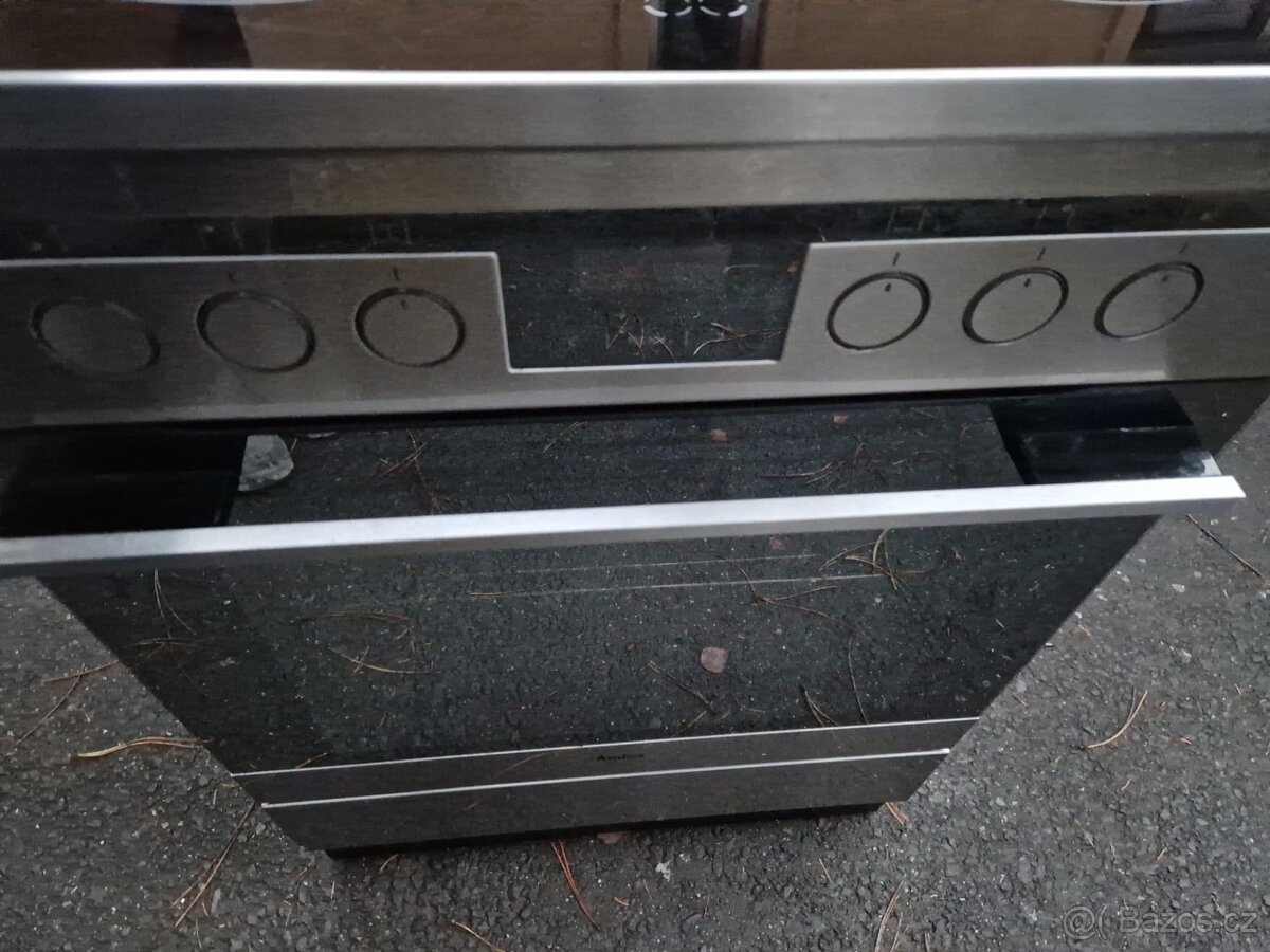 Sklokeramický sporák - 60cm široký - 3