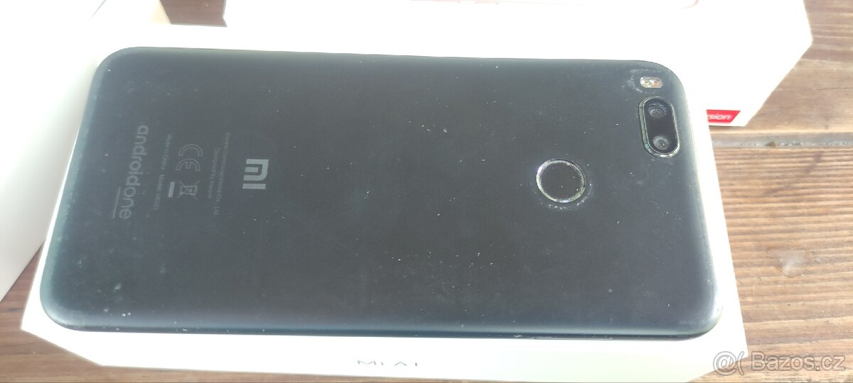 Xiaomi Mi A1 na opravu nebo díly - 3