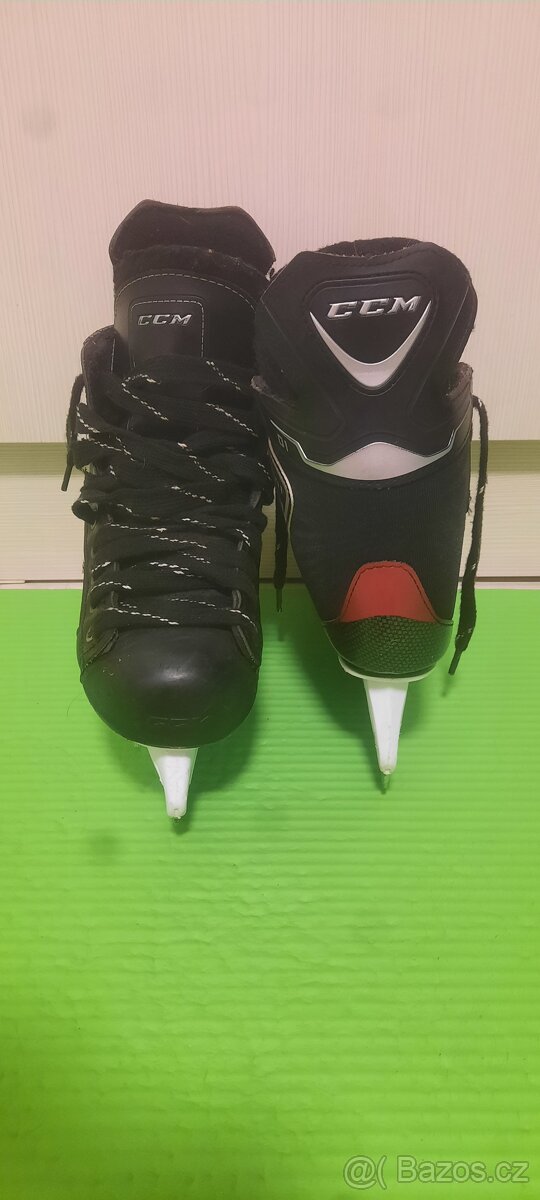 Chlapecké lední brusle CCM - 3