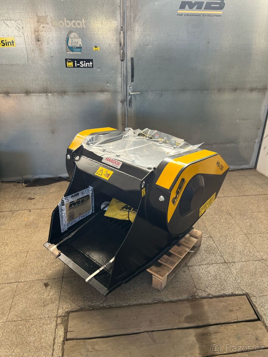 Drtící lžíce MB CRUSHER - 3