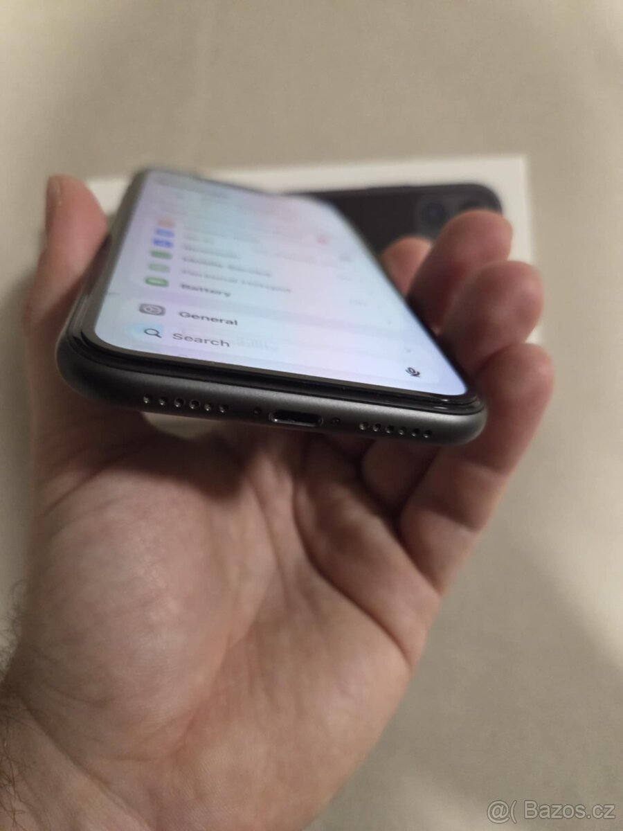 iPhone 11, 64 GB – výborný stav - 3