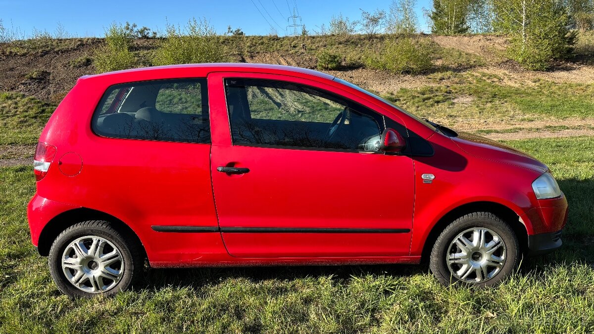 Volkswagen Fox hatchback - 3