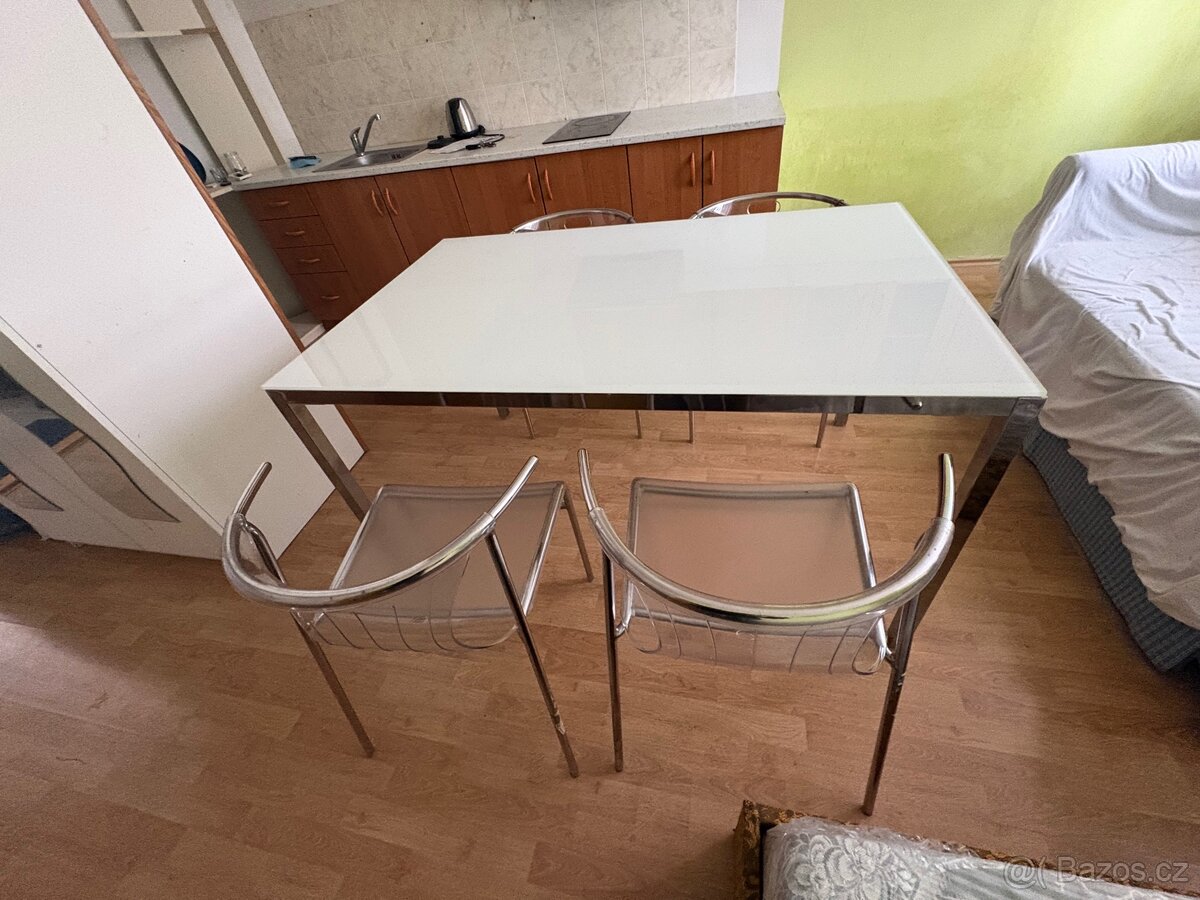 Stůl a židle - 3