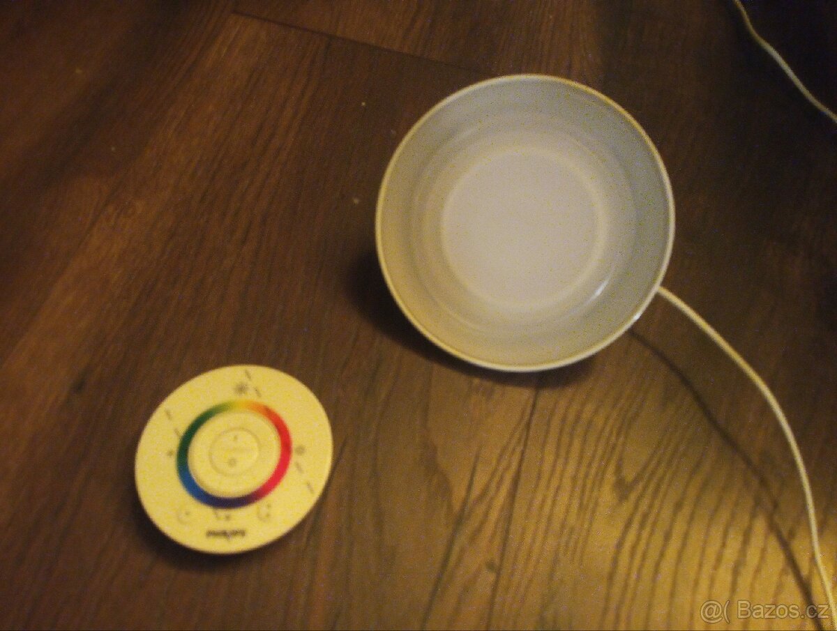 LED RGB Stmívatelná stolní lampa Hue GO - 3