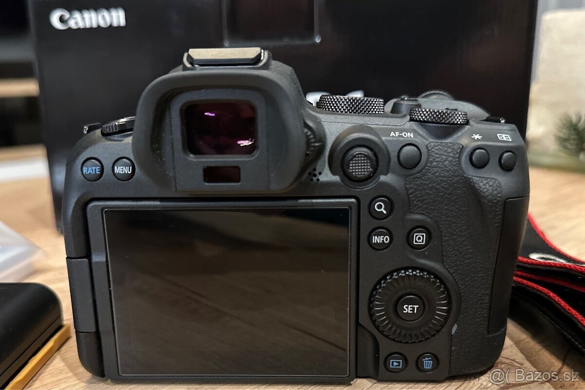 Predám telo Canon R6 + náhradná batéria - 3