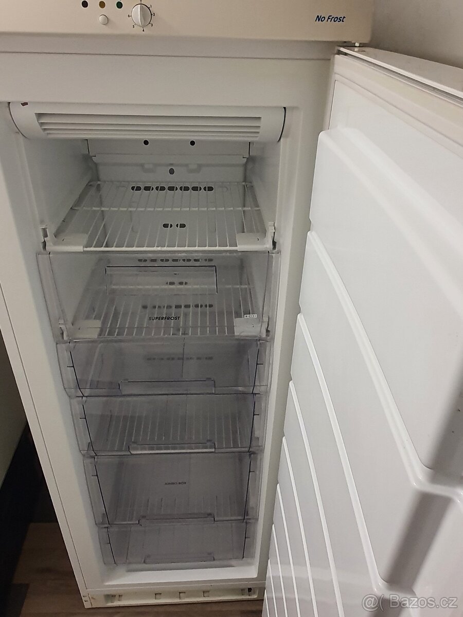 202 litrů NOFROST mrazák 6 pater, třída A+ - 3