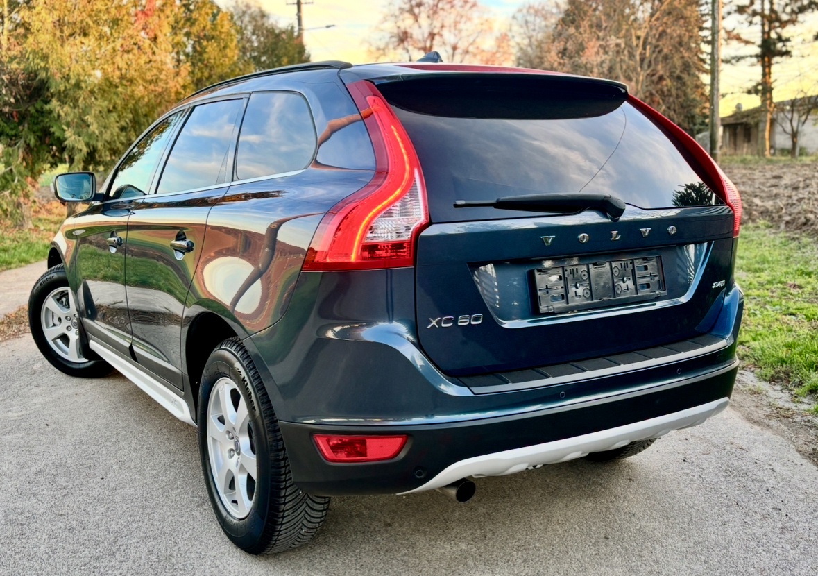 VOLVO XC60 2.4 D4 SUMMUM MANUÁL - 3