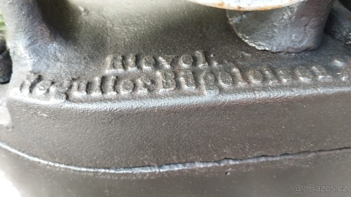 Obrovská komínová velmi stará sbírková žehlička D.R.G.M. - 3