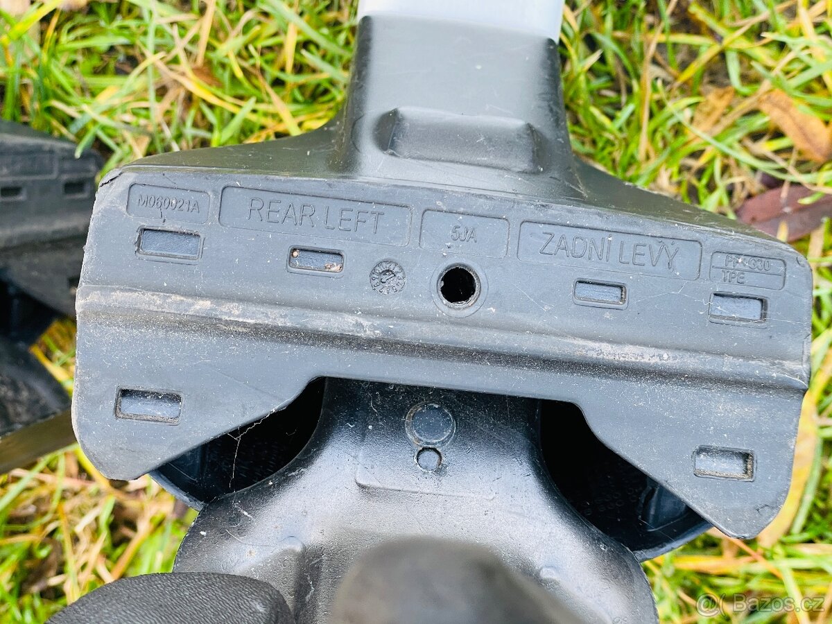 Stresni nosic Skoda Rapid Liftback - 3