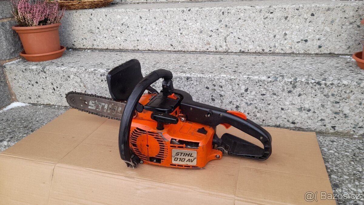 Motorová pila Stihl 010 AV - 3