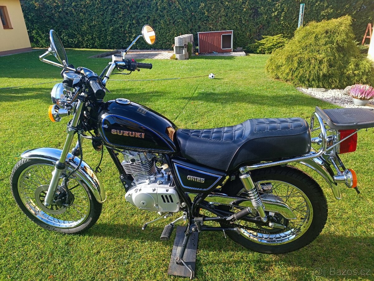Suzuki GN 125 - 3