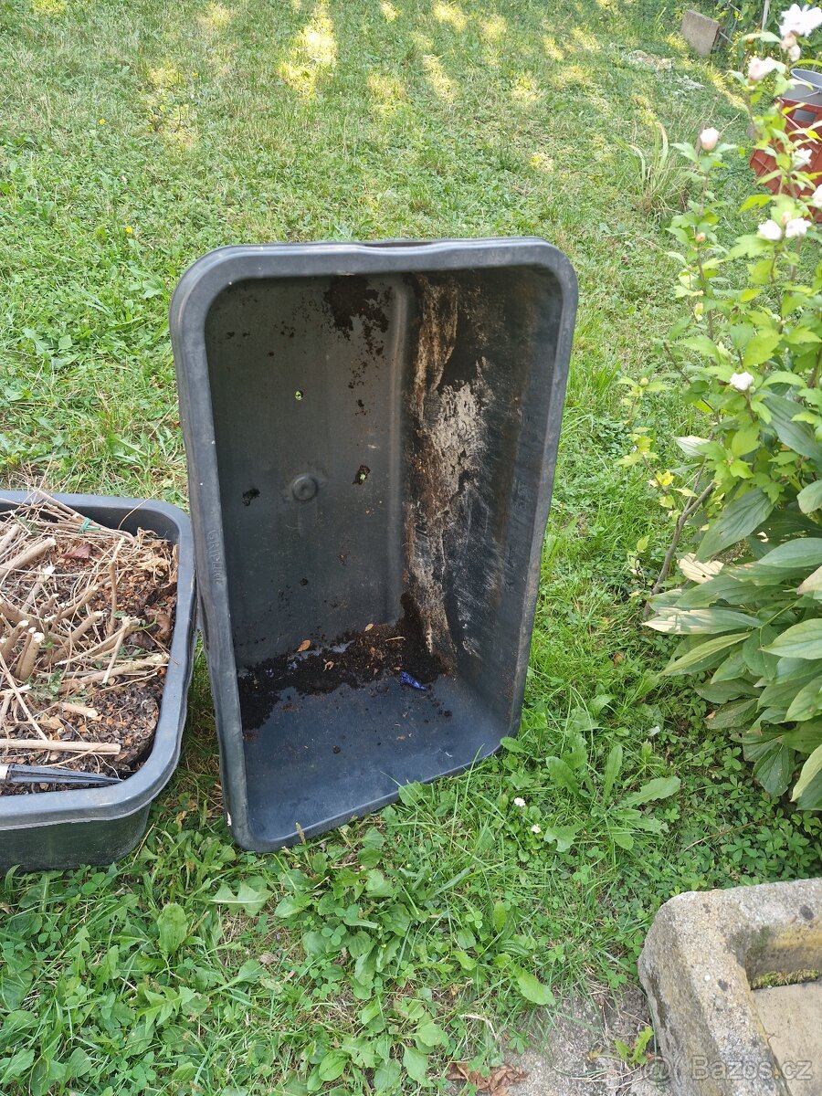 Květináče plastové 50l - 3