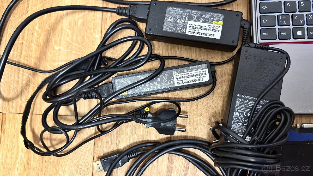 FUJITSU LIFEBOOK E756 - 3