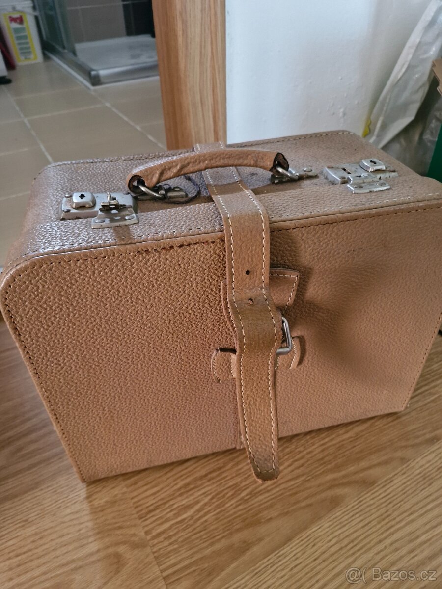 Retro šicí stroj Lada T 132 - 3