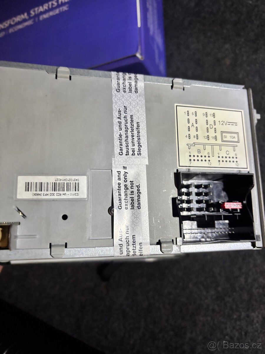 Autorádio z Golfa mk5 - 3