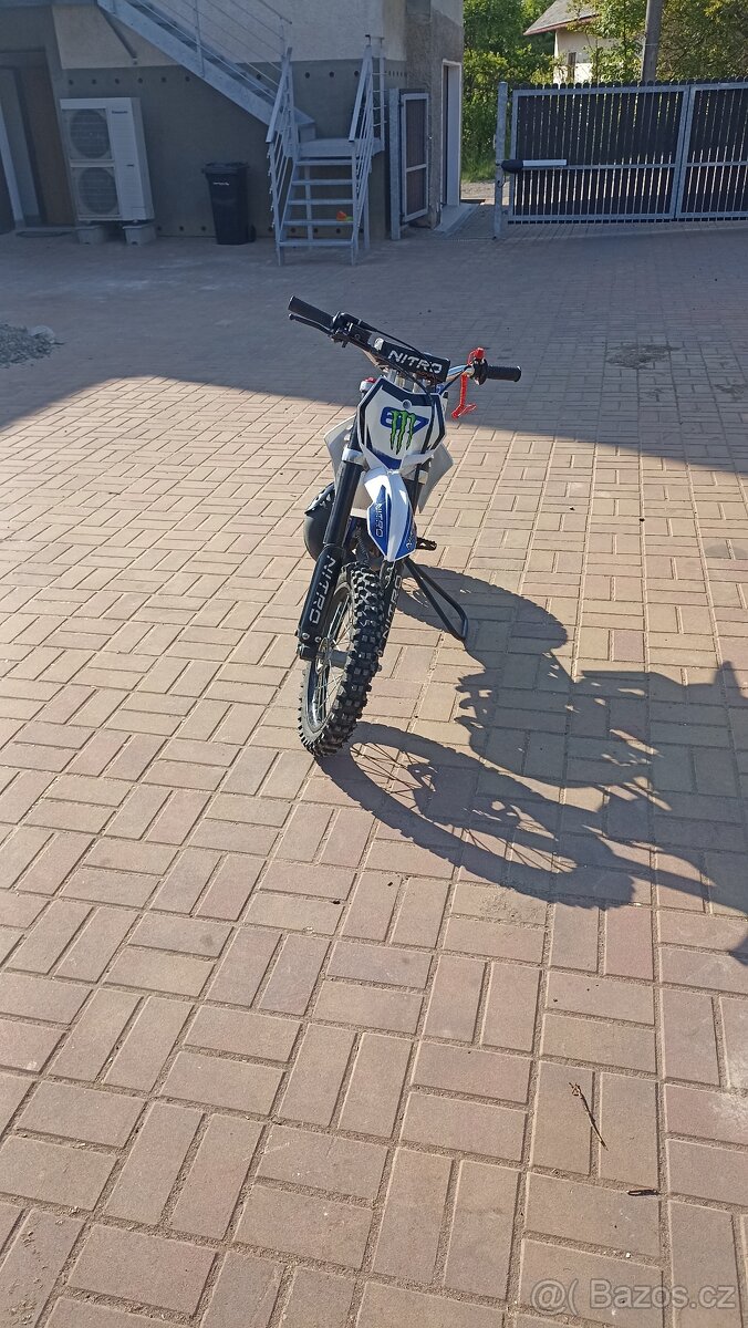 Prodám motorku NRG50 + helma Thor