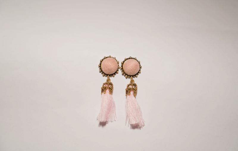 Krásné světle růžové náušnice s třásněmi a kamínky - 3