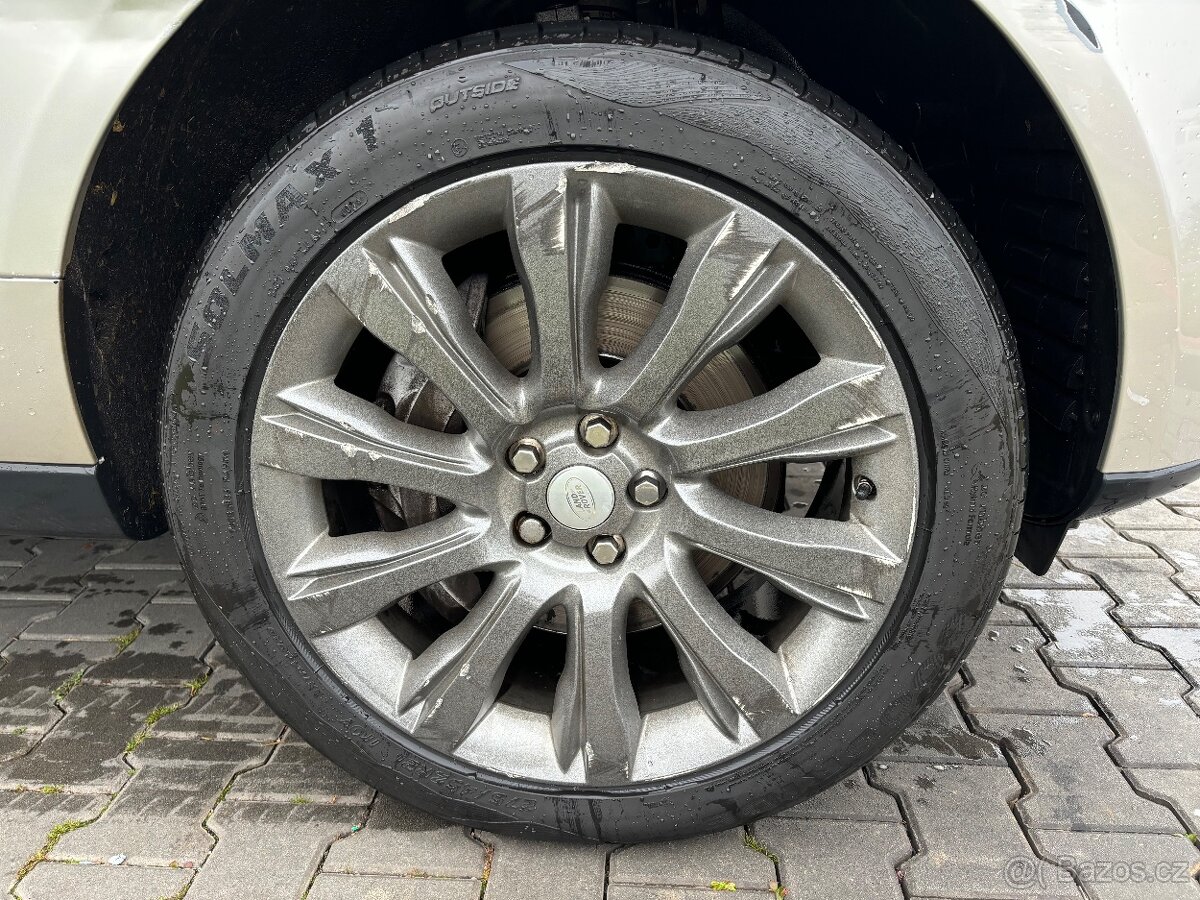 Range Rover Kola 21 letní