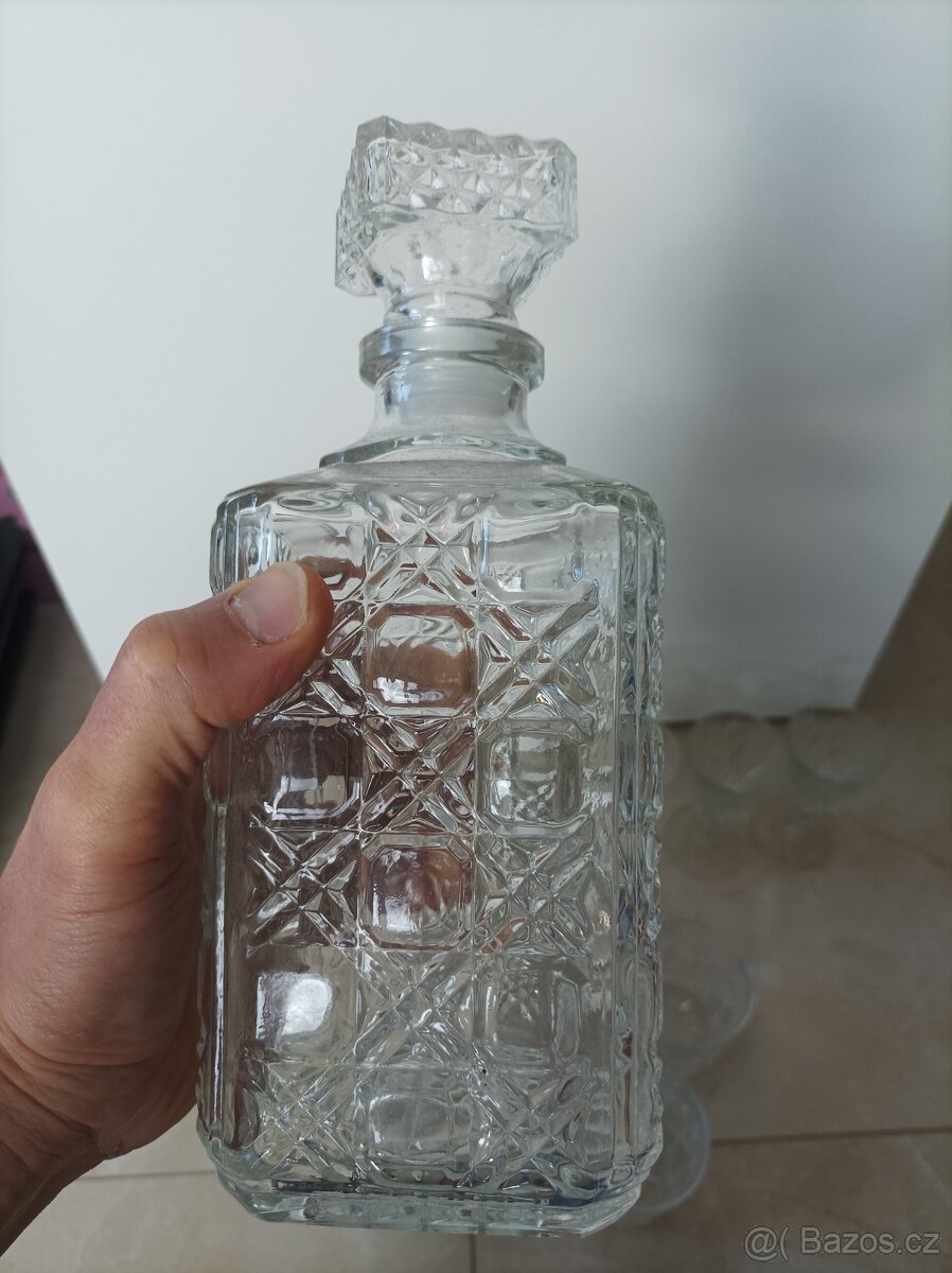 Prodám broušenou karafu na whisky a jiný alkohol a skleničky - 3