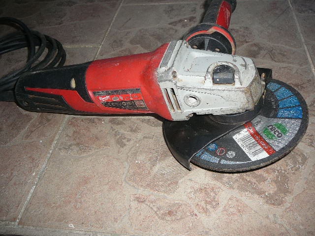 uhlová bruska flexa milwaukee - 3