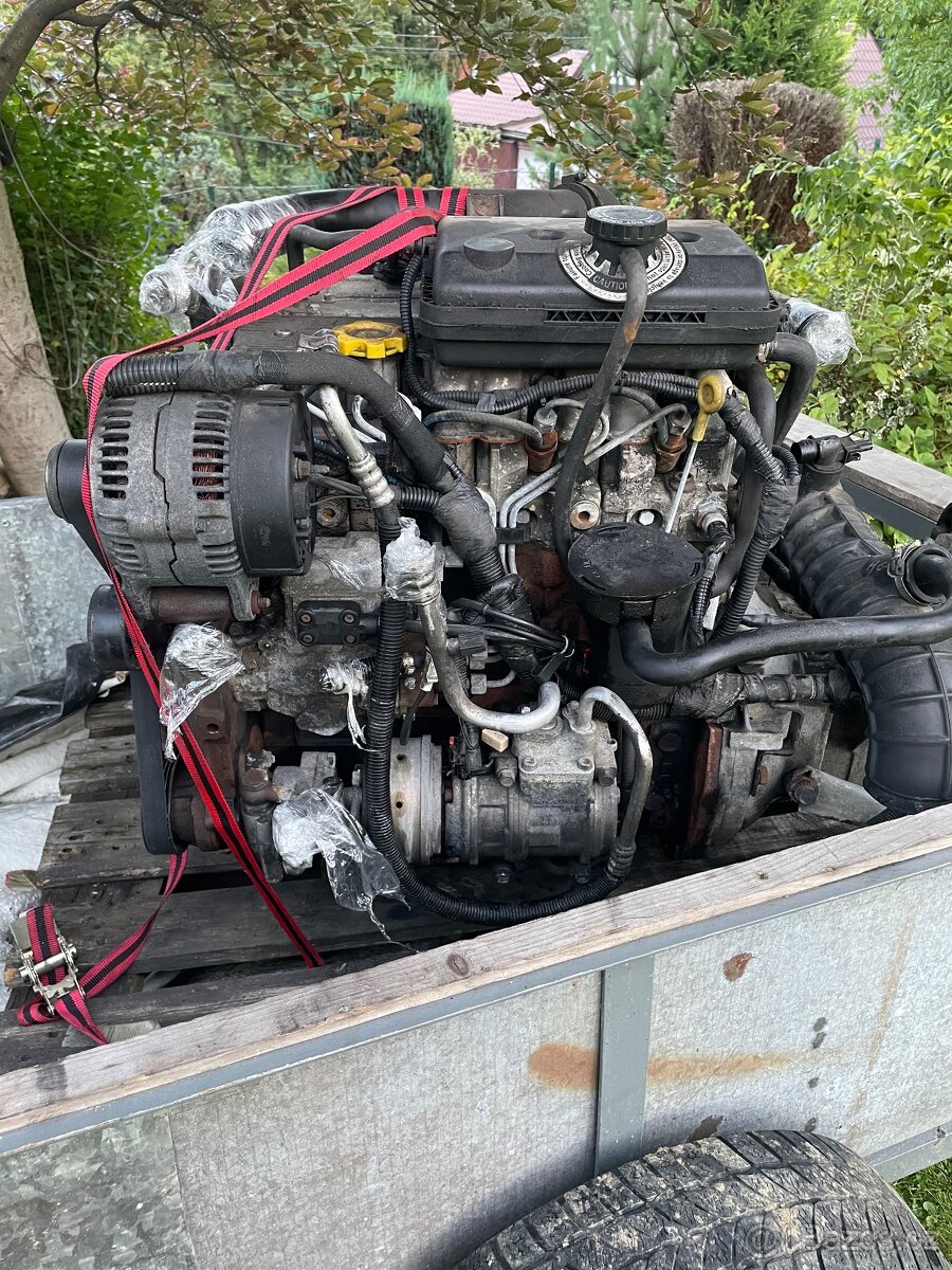 Chrysler Voyager 2,5 TD motor - 3