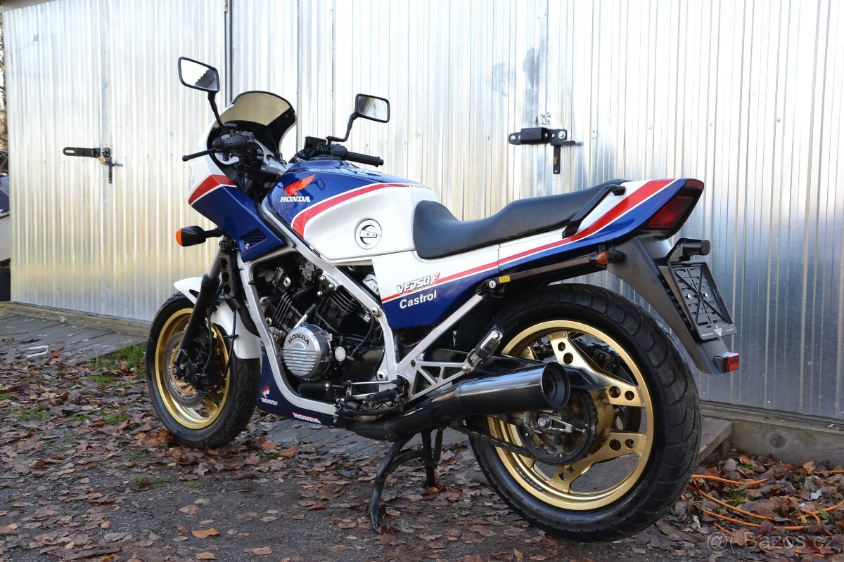 Honda VF 750F – RC15 - 3