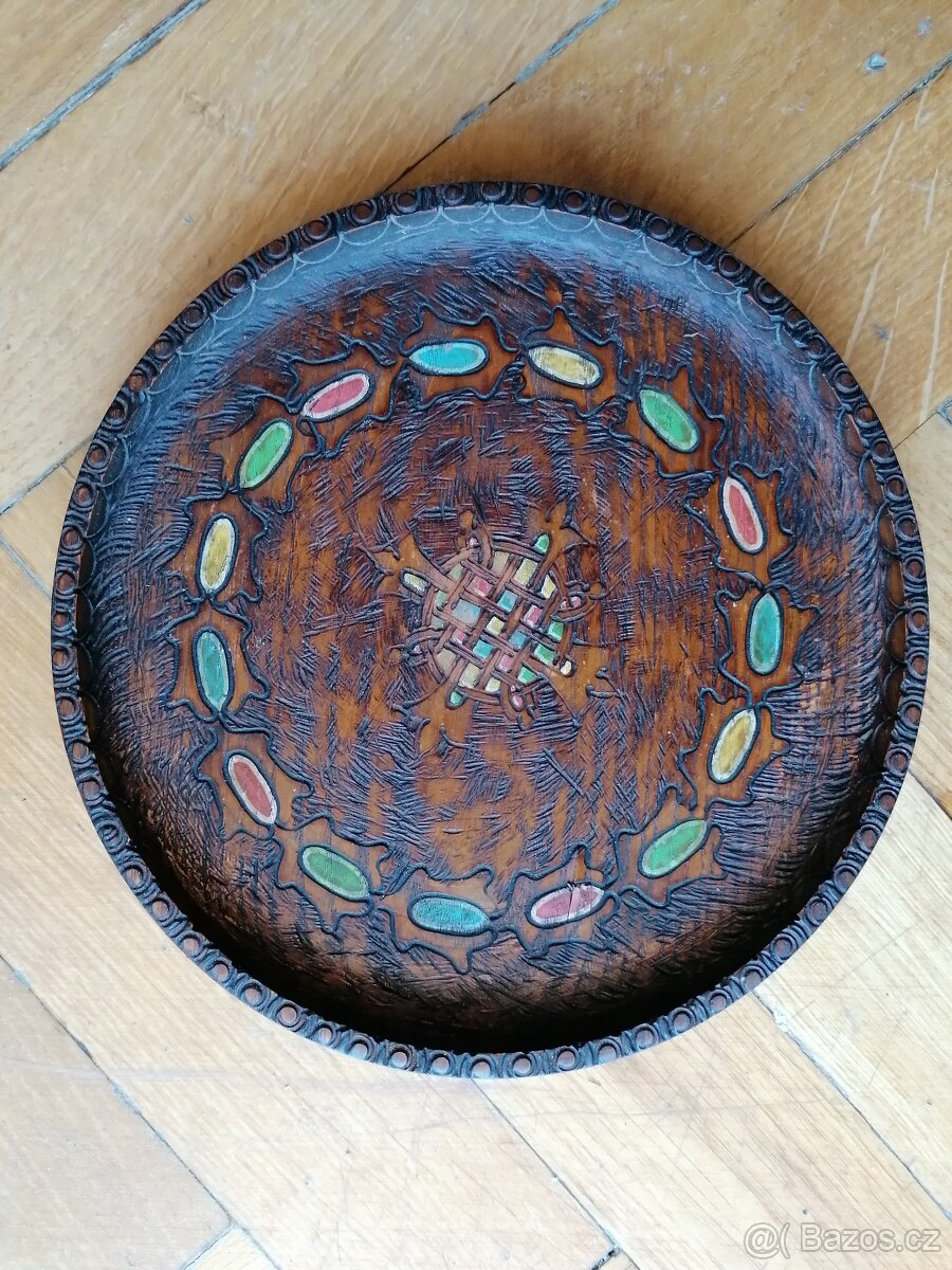 Masivní dřevěné talíře - vyřezávané a vypalované - 3