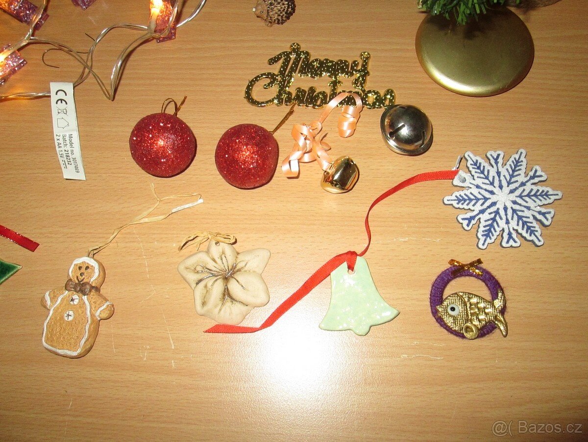 Vánoční ozdoby a řetězy + stromek - 3