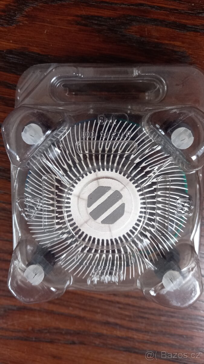 Chladič procesoru INTEL E33681-001 + procesor - 3