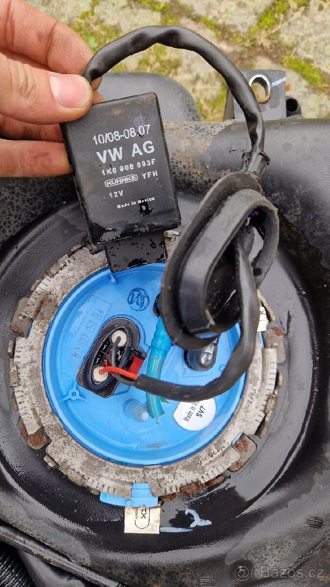 Palivová nádrž z VW Golf VI Variant - 3