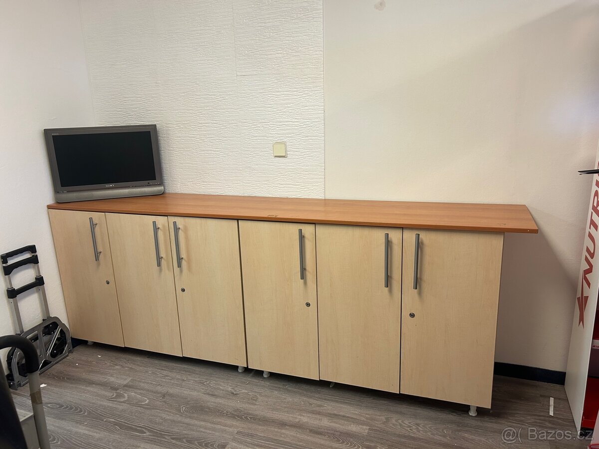 Kancelářské vybavení - 3