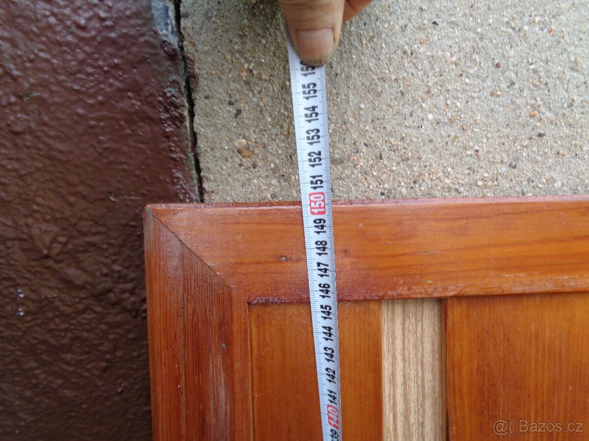 věšákova stěna - 3