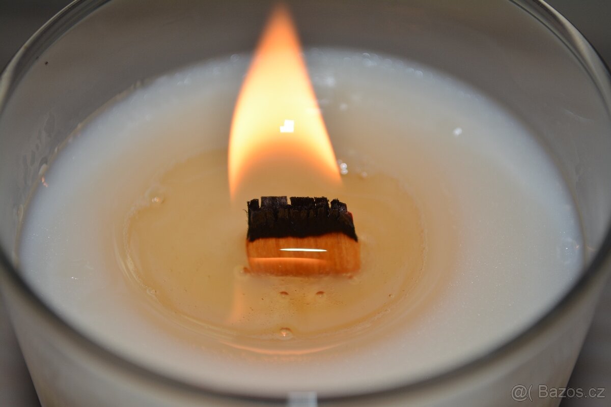 RUČNĚ VYROBENÁ VONNÁ DEKORATIVNÍ SVÍČKA. Jako Dárek - 3