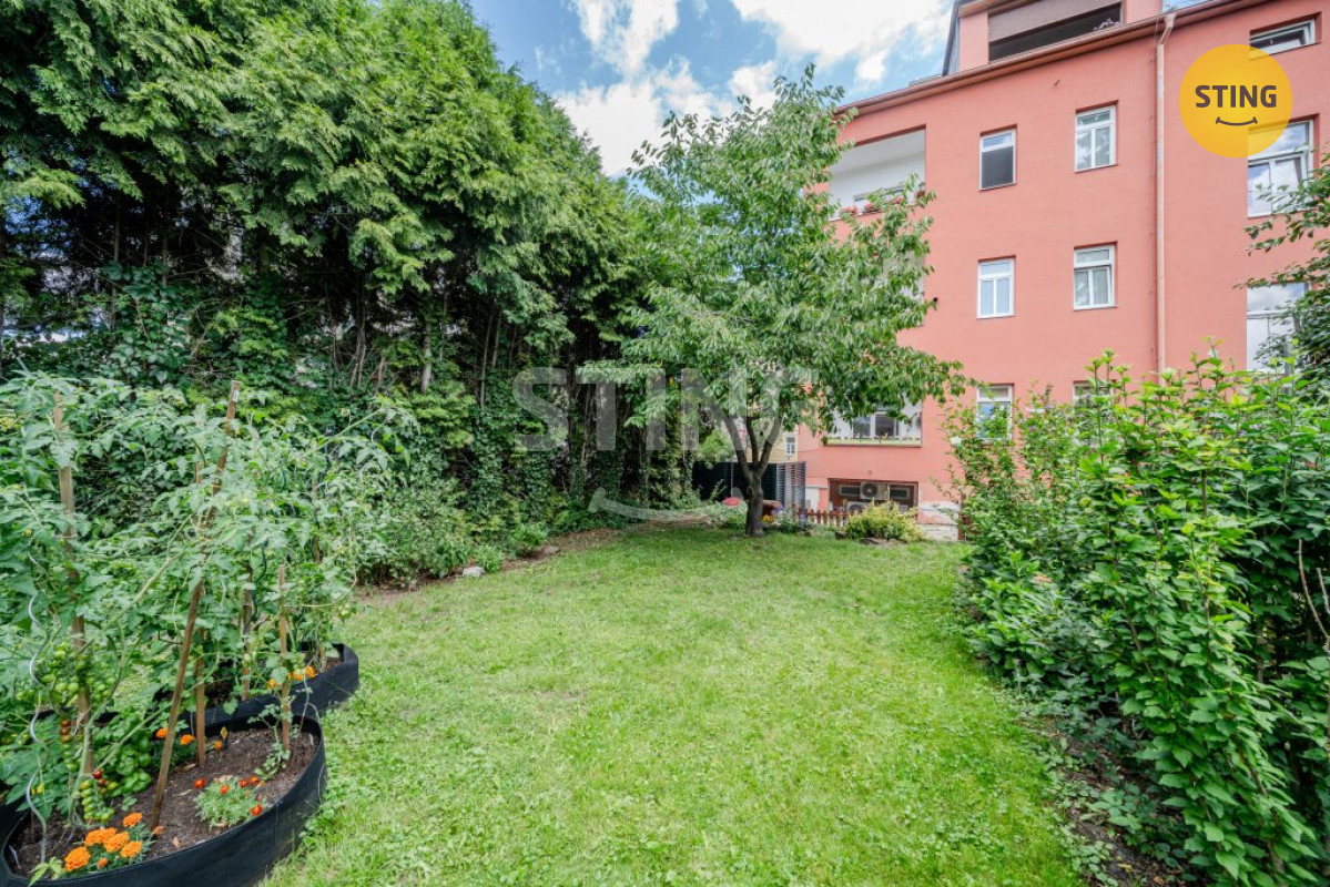 Prodej jedinečného bytu 3+1 s lodžií a vlastní zahrá, 133199 - 3