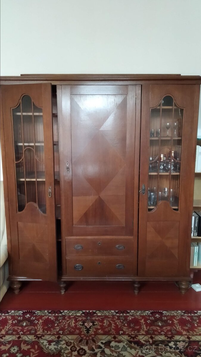 Starý nábytek, koberec, pračka ...atd - 3