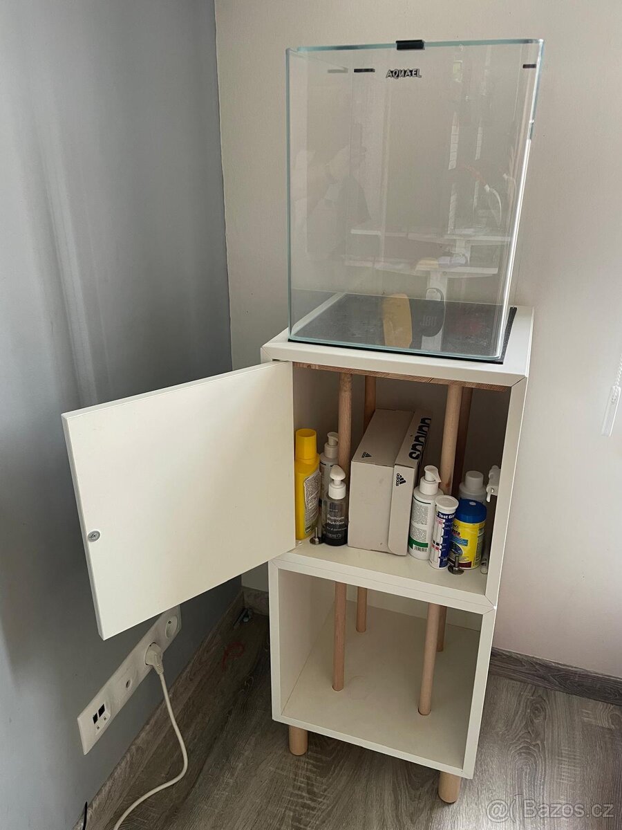 Akvarium 30l + vybavení - 3