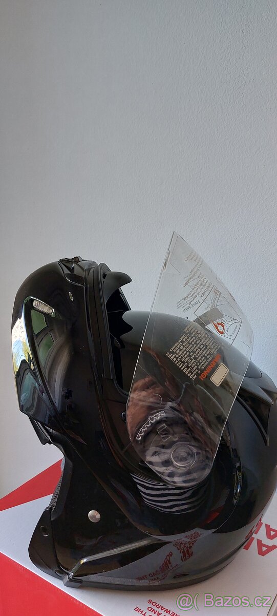 SUZUKI luxusní helma - 3