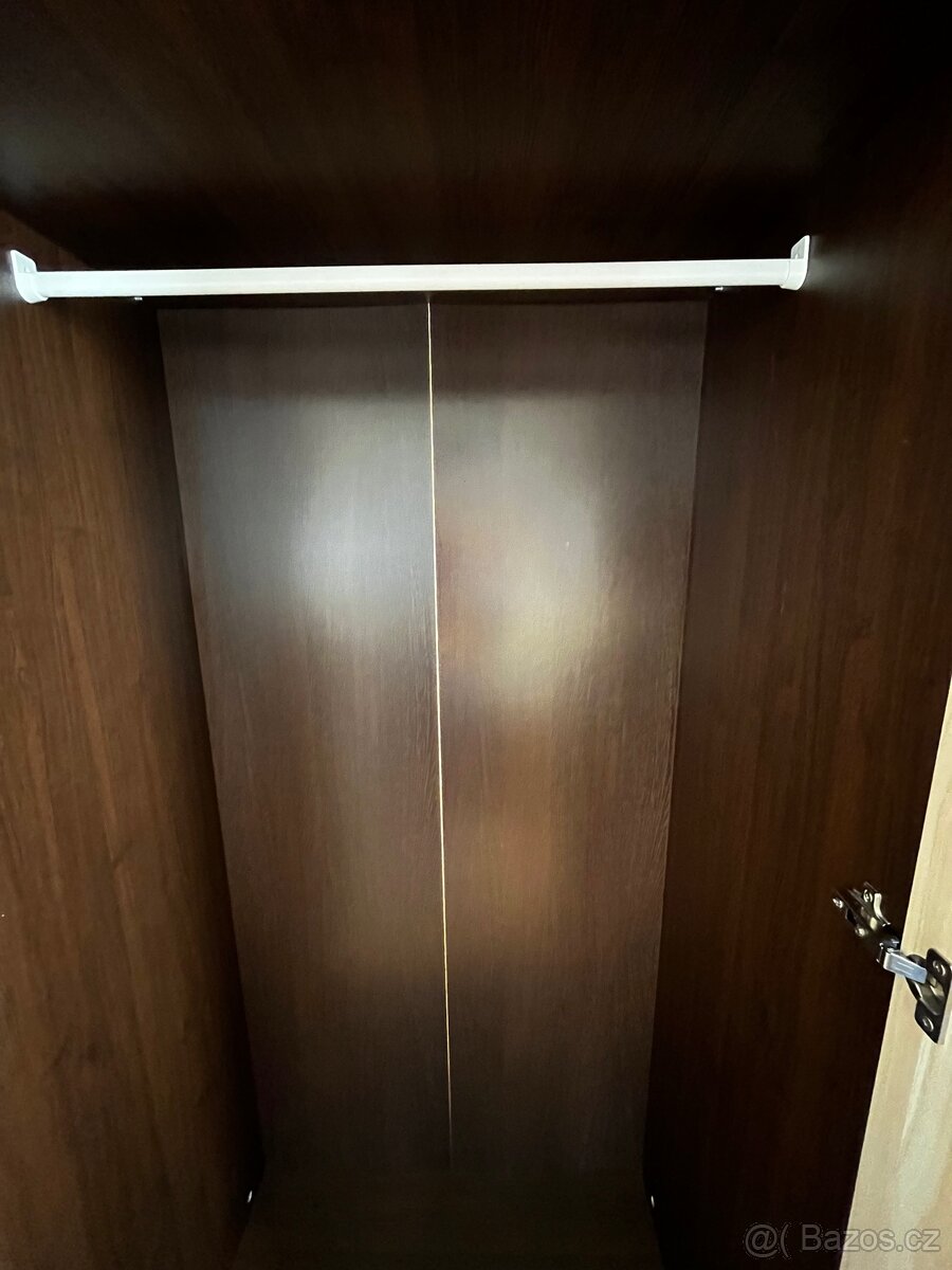 Šatní skříň - 3